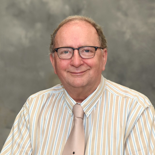 Portrait of Councillor Gordon Forrest